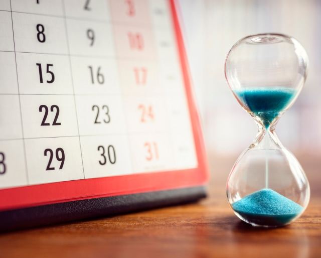 Image of calendar and hourglass